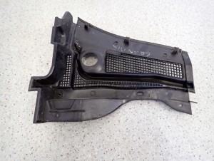 MITSUBISHI GRANDIS 03- PODSZYBIE LEWE PLASTIKOWE 4/6 MINIATURA