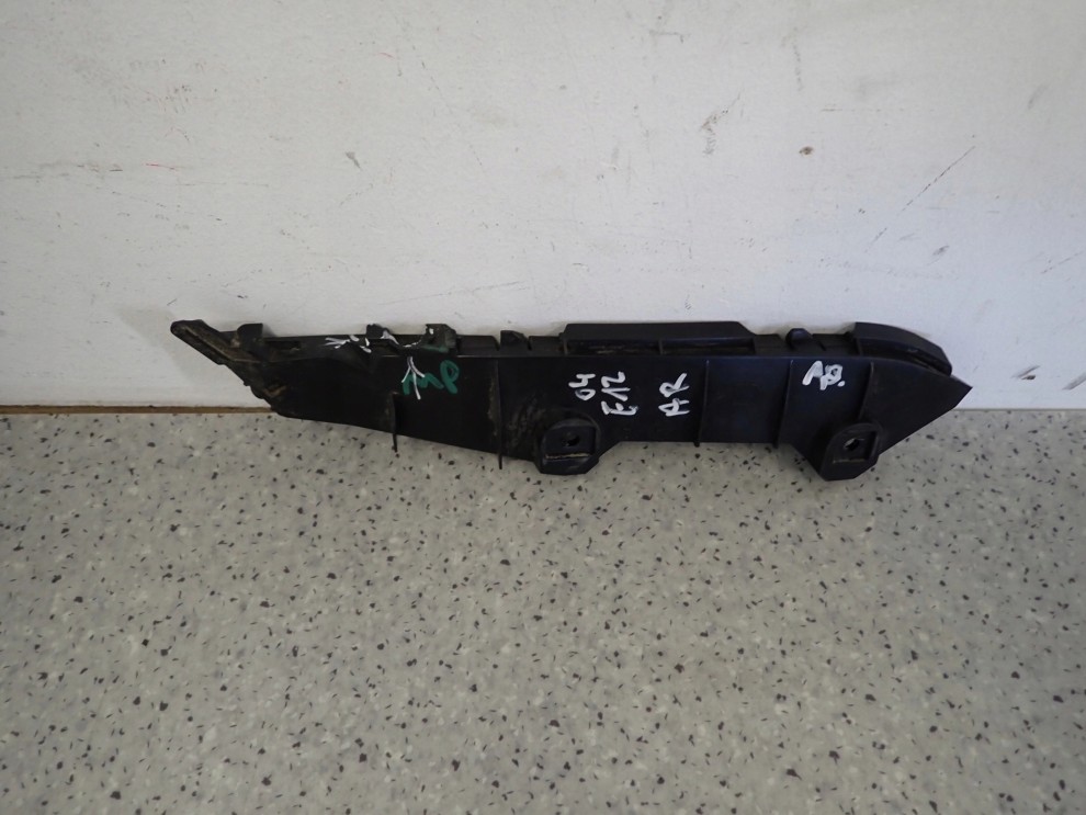 TOYOTA COROLLA E12 HB 03-07 ŚLIZG ZDERZAKA TYLNY PRAWY 8/10