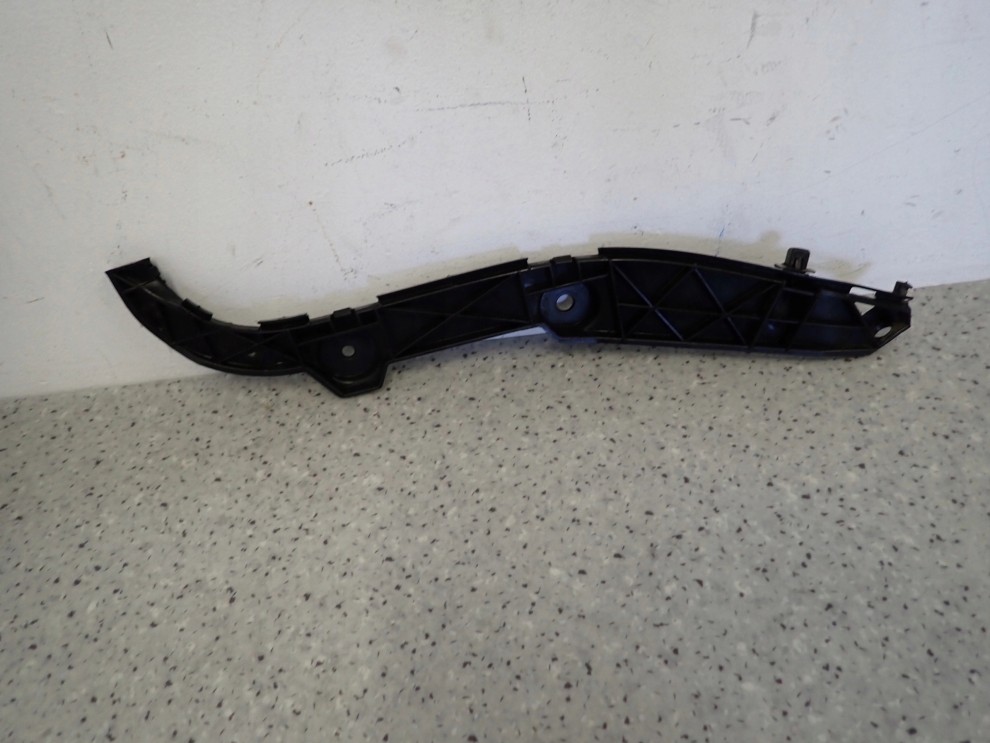 TOYOTA COROLLA VERSO 04-07 ŚLIZG TYLNY PRAWY NA BŁOTNIK 4/8