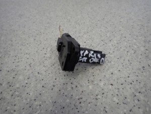 TOYOTA YARIS I FR 1.4 D4D 99-05 PRZEPŁYWOMIERZ POWIETRZA 3/7 MINIATURA