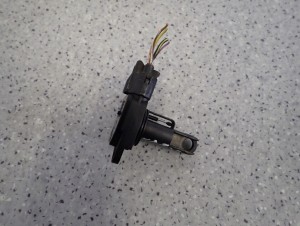 TOYOTA YARIS I FR 1.4 D4D 99-05 PRZEPŁYWOMIERZ POWIETRZA 5/7 MINIATURA