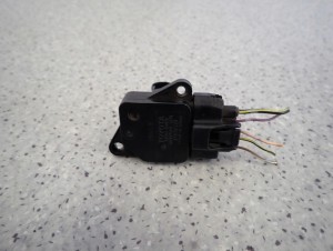 TOYOTA YARIS I FR 1.4 D4D 99-05 PRZEPŁYWOMIERZ POWIETRZA 6/7 MINIATURA