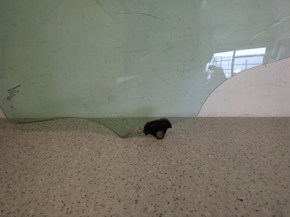 KIA VENGA 09- SZYBA DRZWI TYLNA PRAWA 2/4