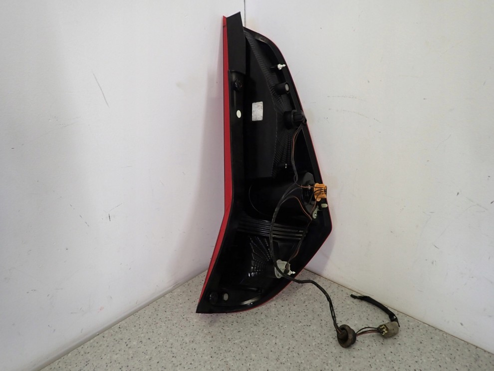 SUZUKI SPLASH 08-14 LAMPA TYLNA LEWA 5/7