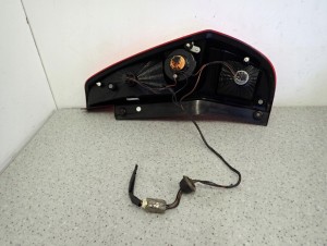 SUZUKI SPLASH 08-14 LAMPA TYLNA LEWA 6/7 MINIATURA