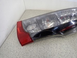 MITSUBISHI GRANDIS 03-11 LAMPA TYLNA PRAWA EUROPA 2/13 MINIATURA