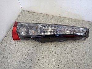 MITSUBISHI GRANDIS 03-11 LAMPA TYLNA PRAWA EUROPA 6/13 MINIATURA