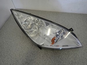 MITSUBISHI COLT 03-08 REFLEKTOR PRAWY LAMPA PRZÓD 3/7 MINIATURA