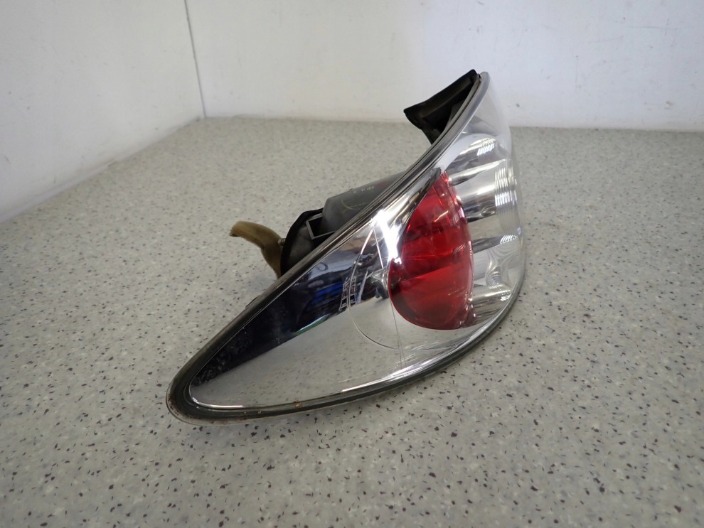 MAZDA 6 5d 02-05 LAMPA TYLNA LEWA ZEWNĘTRZNA 5/8