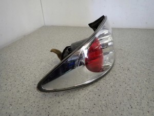 MAZDA 6 5d 02-05 LAMPA TYLNA LEWA ZEWNĘTRZNA 5/8 MINIATURA