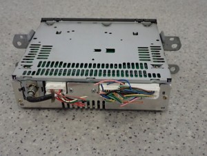 NISSAN ALMERA TINO 03-06 RADIO FABRYCZNE CD ZAKODOWANE 5/6 MINIATURA