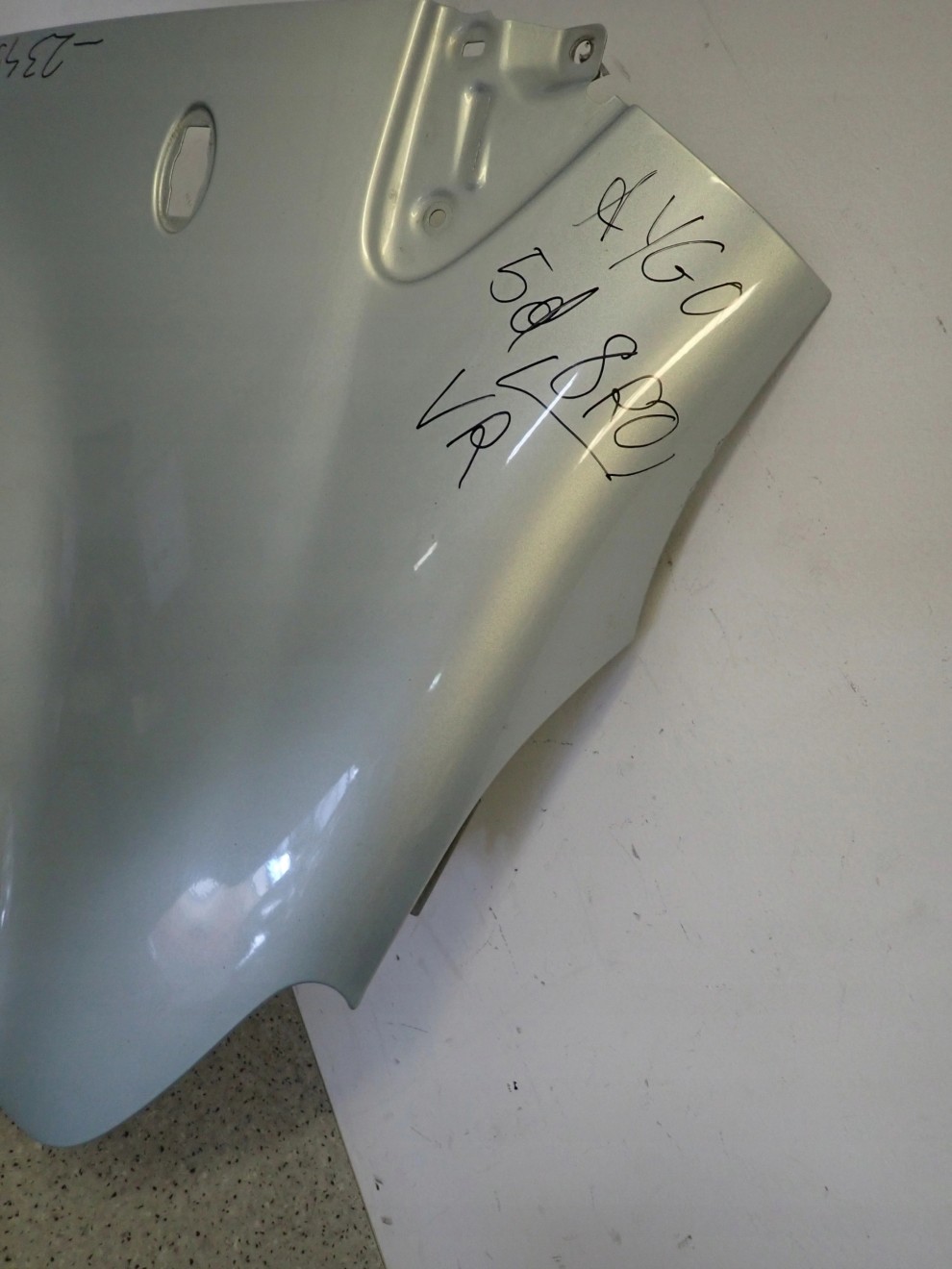 TOYOTA AYGO 05-12 BŁOTNIK PRZEDNI PRAWY 8R0 10/13