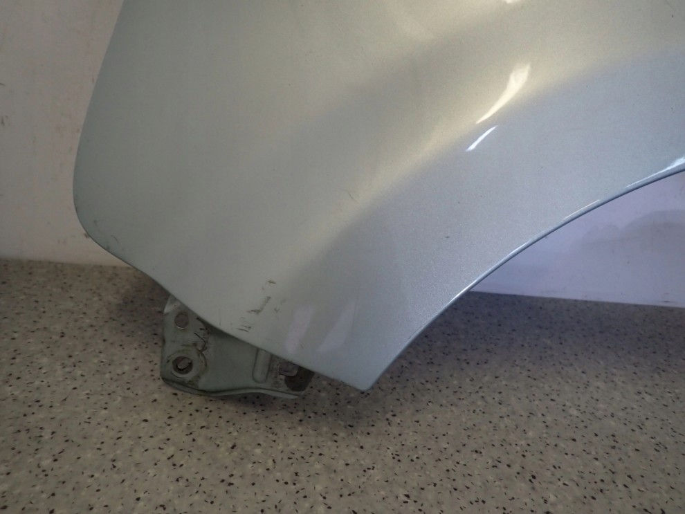 TOYOTA AYGO 05-12 BŁOTNIK PRZEDNI LEWY 8R0 5/10