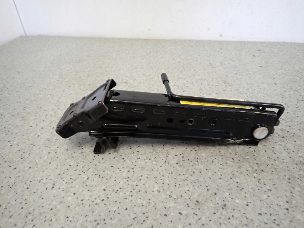 MAZDA PODNOŚNIK SAMOCHODOWY LEWAREK 2/6