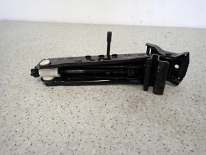 MAZDA PODNOŚNIK SAMOCHODOWY LEWAREK 6/6 MINIATURA
