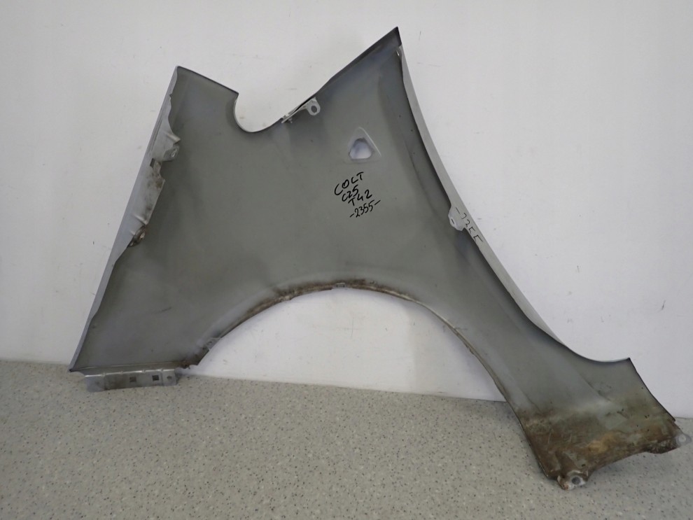 MITSUBISHI COLT 5d 04-08 BŁOTNIK PRZEDNI PRAWY T42 13/13