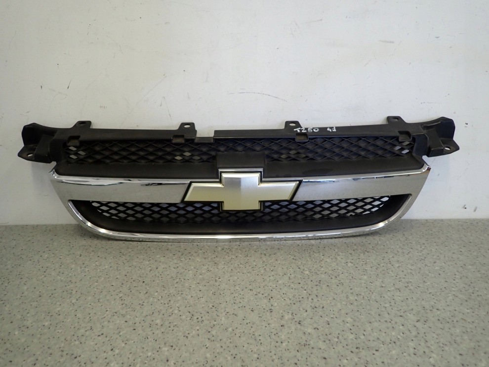 CHEVROLET AVEO SEDAN 4d T250 07- ATRAPA CHŁODNICY 1/7