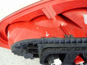 TOYOTA AYGO 06-09 LAMPA TYLNA PRAWA 6/6 MINIATURA