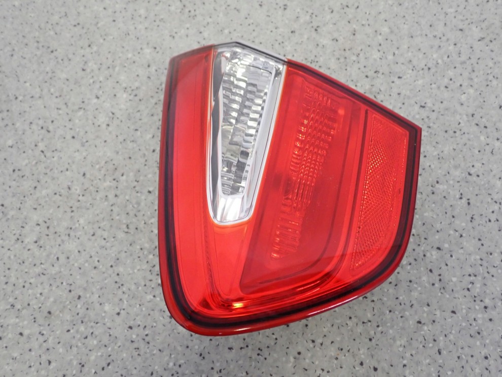 KIA RIO III 11-14 LAMPA TYLNA PRAWA WEWNĘTRZNA W KLAPE EUROPA 3/5