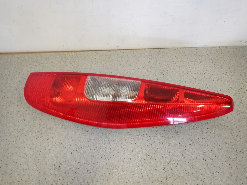 MITSUBISHI COLT CZ5 5d 04-06 LAMPA TYLNA PRAWA 5/8