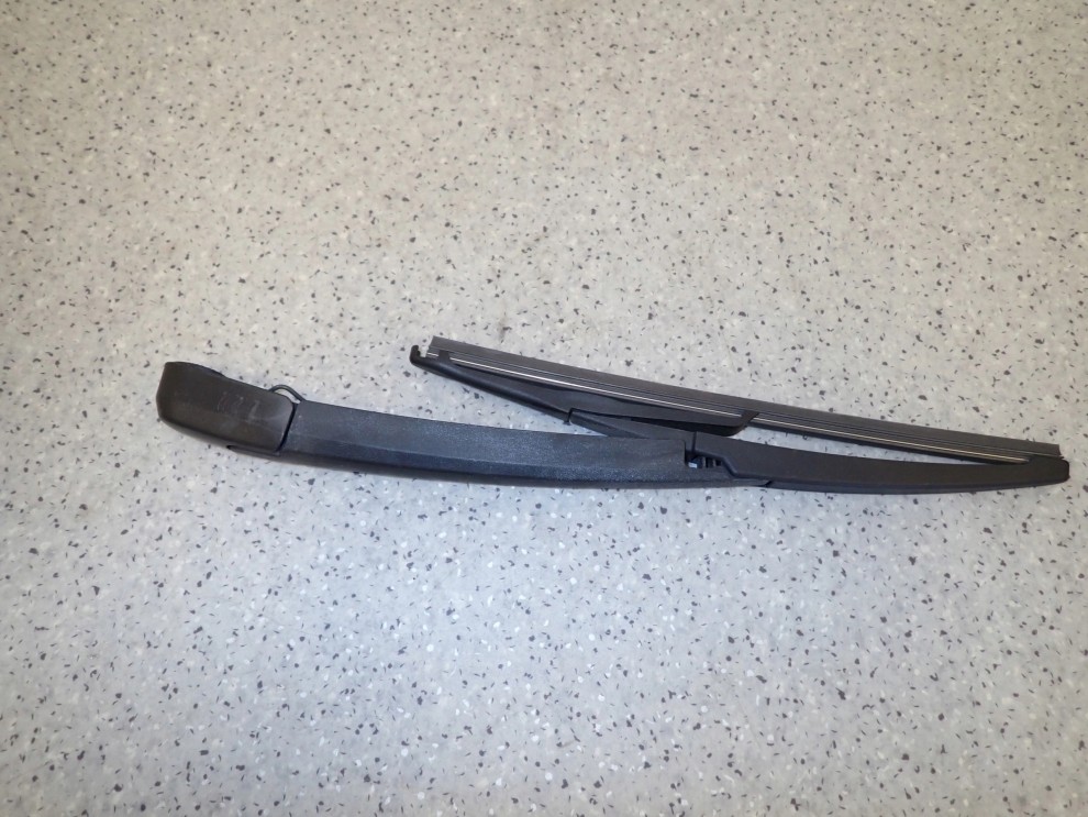 KIA RIO III HB 11-14 RAMIE WYCIERACZKI TYLNEJ 1/4