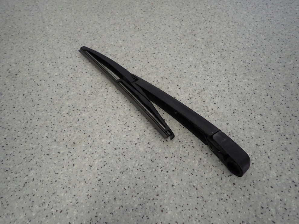 KIA RIO III HB 11-14 RAMIE WYCIERACZKI TYLNEJ 3/4