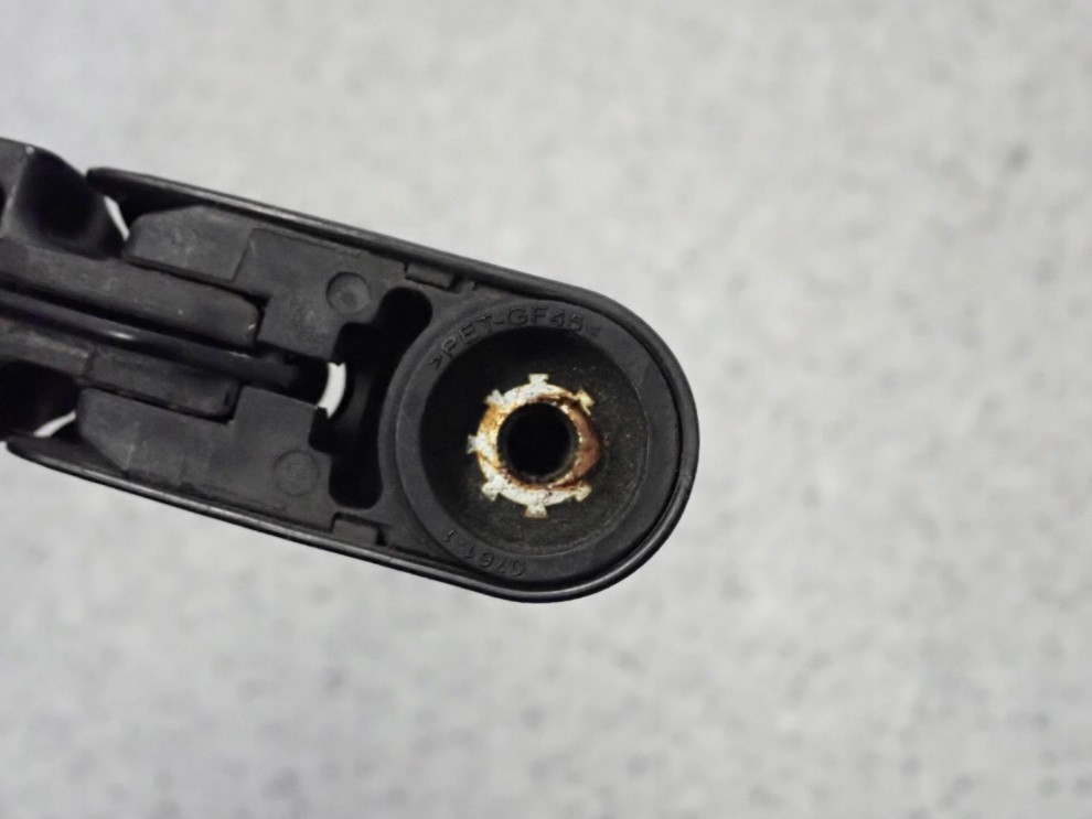 KIA RIO III HB 11-14 RAMIE WYCIERACZKI TYLNEJ 4/4