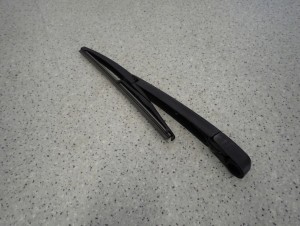 KIA RIO III HB 11-14 RAMIE WYCIERACZKI TYLNEJ 3/4 MINIATURA