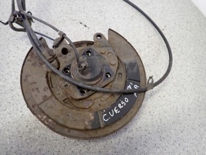 TOYOTA COROLLA VERSO 04- TARCZA KOTWICZNA PIASTA TYLNA PRAWA 12/12 MINIATURA