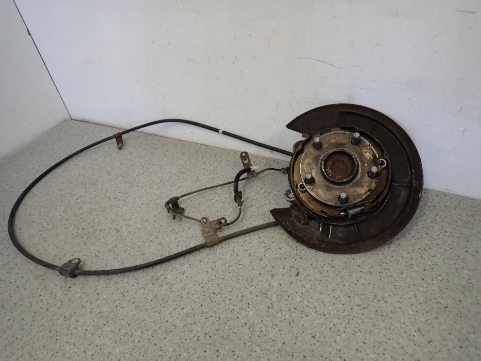 TOYOTA COROLLA VERSO 04- TARCZA KOTWICZNA PIASTA TYLNA LEWA 3/12