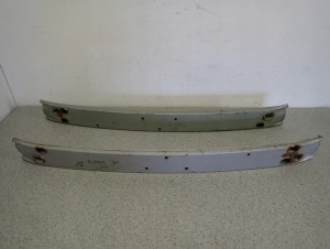 TOYOTA YARIS I 99-05 BELKA ZDERZAKA PRZEDNIEGO PRZÓD 1/5 MINIATURA