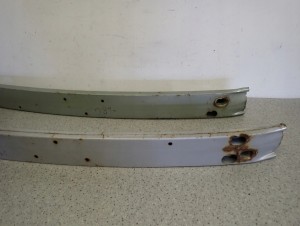 TOYOTA YARIS I 99-05 BELKA ZDERZAKA PRZEDNIEGO PRZÓD 3/5 MINIATURA