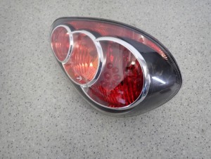 TOYOTA AYGO LIFT 10-12 LAMPA TYLNA LEWA 3/10 MINIATURA