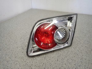 MAZDA 6 5d 02-05 LAMPA WEWNĘTRZNA TYLNA PRAWA W KLAPĘ 3/5 MINIATURA