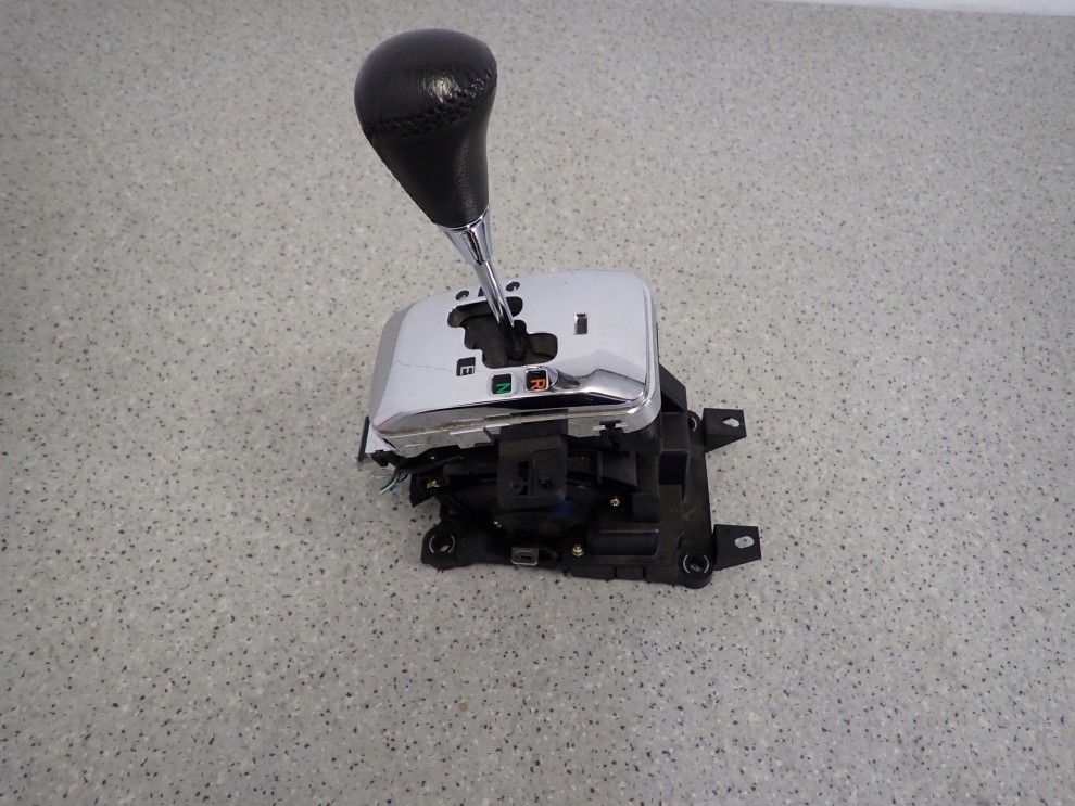 COROLLA E12 01-07 DŹWIGNIA ZMIANY BIEGÓW AUTOMAT 89451-52020 1/8