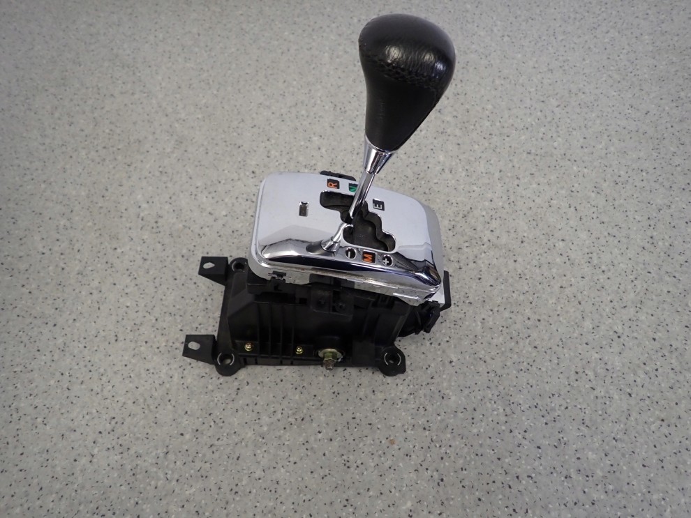 COROLLA E12 01-07 DŹWIGNIA ZMIANY BIEGÓW AUTOMAT 89451-52020 2/8