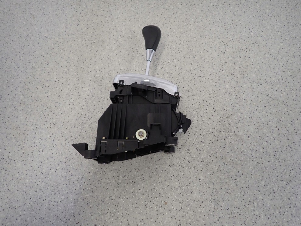 COROLLA E12 01-07 DŹWIGNIA ZMIANY BIEGÓW AUTOMAT 89451-52020 6/8