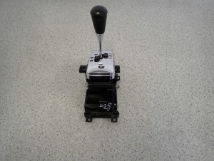 COROLLA E12 01-07 DŹWIGNIA ZMIANY BIEGÓW AUTOMAT 89451-52020 5/8 MINIATURA