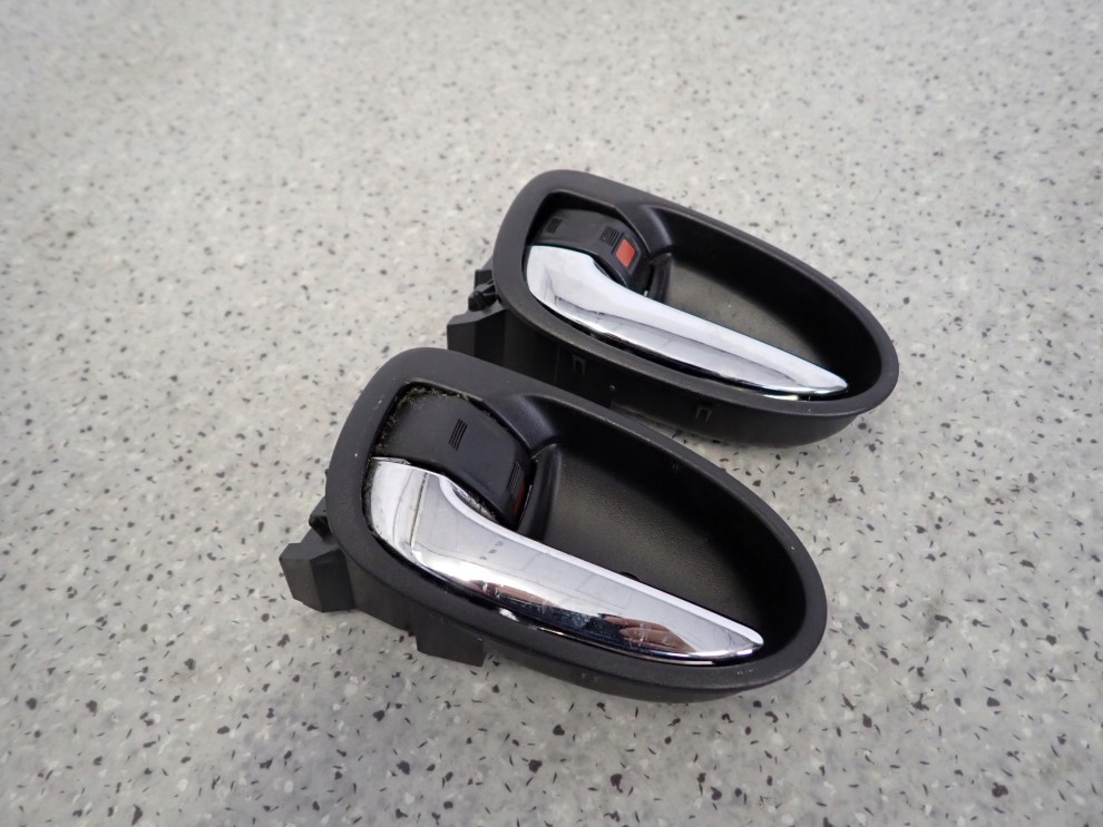 TOYOTA YARIS II 06-11 KLAMKA WEWNĘTRZNA PRZEDNIA TYLNA LEWA 2/4