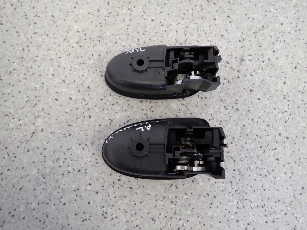TOYOTA YARIS II 06-11 KLAMKA WEWNĘTRZNA PRZEDNIA TYLNA LEWA 4/4