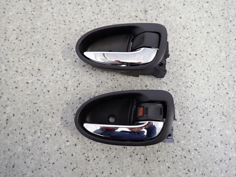 TOYOTA YARIS II 06-11 KLAMKA WEWNĘTRZNA PRZEDNIA TYLNA PRAWA 1/5