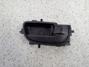 TOYOTA YARIS II 06-11 KLAMKA WEWNĘTRZNA PRZEDNIA TYLNA PRAWA