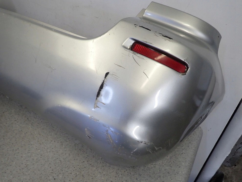 TOYOTA COROLLA VERSO 04- ZDERZAK TYLNY 1C0 4/15