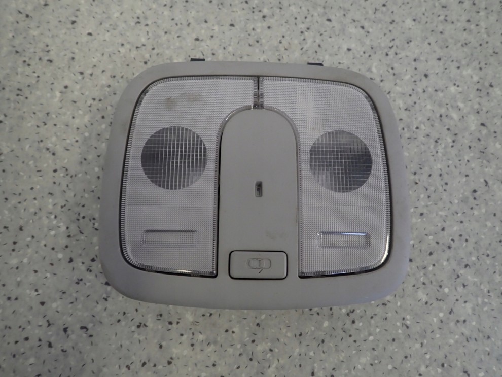 KIA RIO III HB 11-14 LAMPKA OŚWIETLENIA KABINY PRZEDNIA 1/5