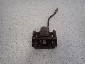 TOYOTA COROLLA E12 SB 02-07 ZACISK HAMULCOWY TYLNY LEWY 4/7 MINIATURA