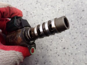 NISSAN ALMERA N16 TINO 1.8 03-06 ZAWÓR CZUJNIK ZMIENNEJ FAZY 3/3 MINIATURA