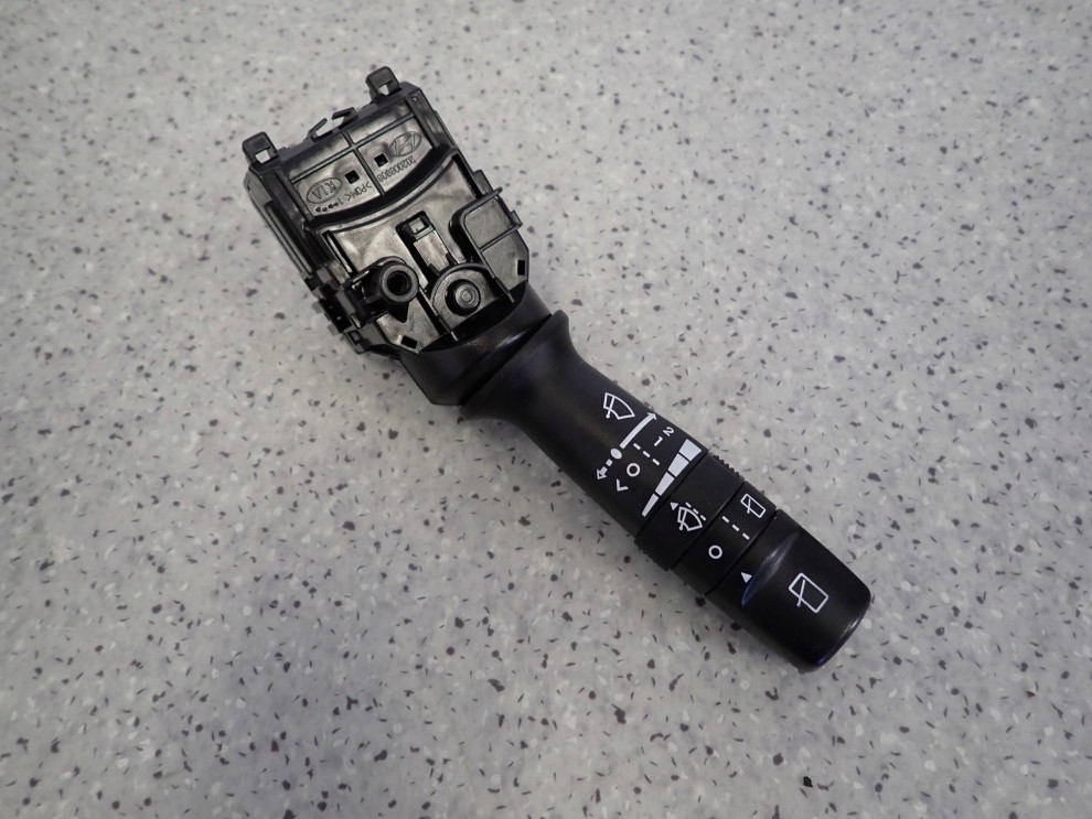 KIA RIO III 11-14 PRZEŁĄCZNIK WYCIERACZEK 2/5