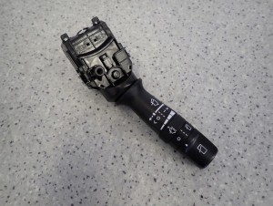 KIA RIO III 11-14 PRZEŁĄCZNIK WYCIERACZEK 2/5 MINIATURA