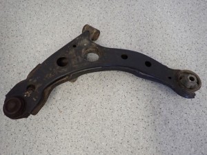 HYUNDAI MATRIX 06- WAHACZ PRZEDNI PRAWY 4/4 MINIATURA