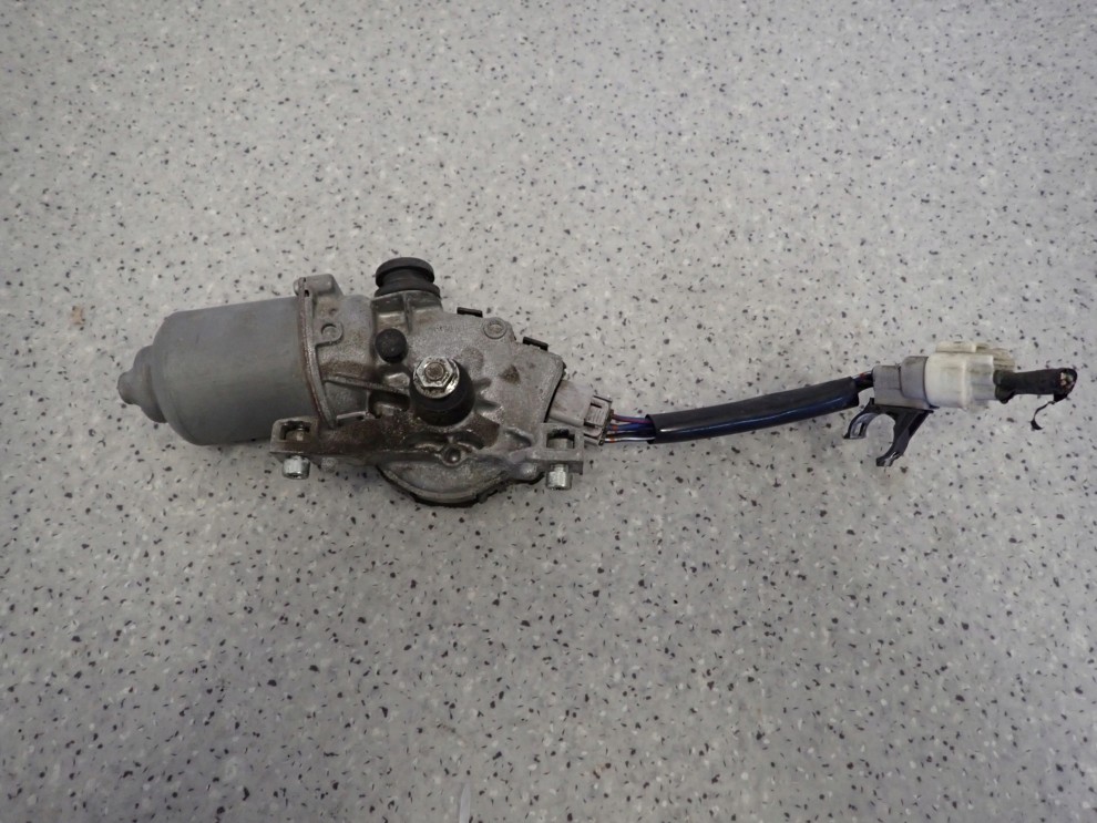 TOYOTA VERSO 09-13 SILNICZEK WYCIERACZEK PRZÓD 1/4